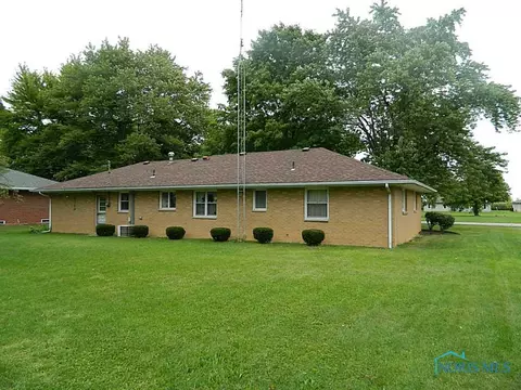606 Maple St, Stryker, OH 43557 photo 2