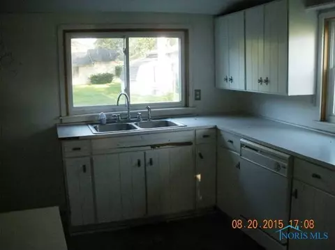 207 S Main St, Edon, OH 43518 photo 3