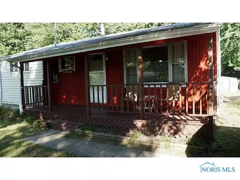 304 Jackson St, Delta, OH 43515 photo 2