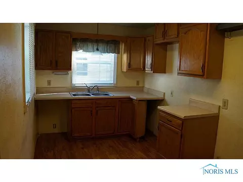 304 Jackson St, Delta, OH 43515 photo 5
