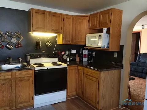 28130 E Broadway, Walbridge, OH 43465 photo 6