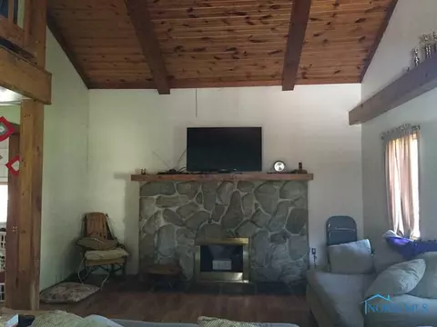 28130 E Broadway, Walbridge, OH 43465 photo 2