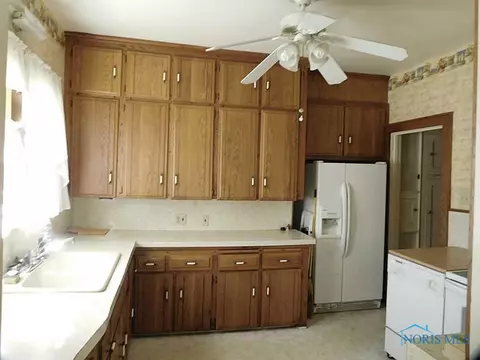 2029 Potomac, Toledo, OH 43607 photo 13