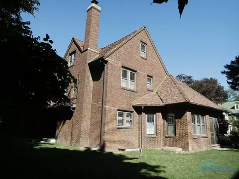 2029 Potomac, Toledo, OH 43607 photo 2