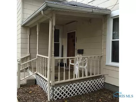 310 N Cherry St, Bryan, OH 43506 photo 4