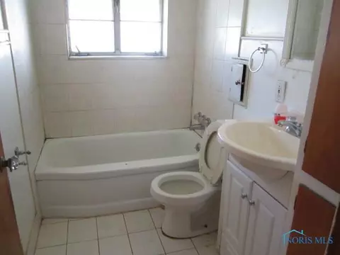 2119 Upton Ave, Toledo, OH 43607 photo 5