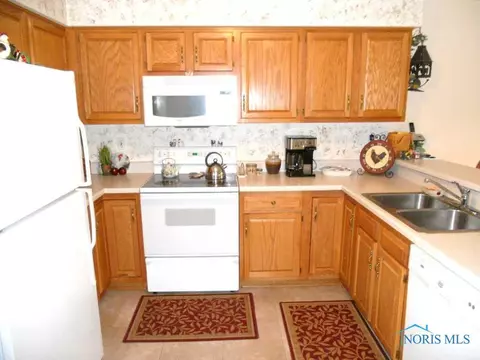 218 Gary Dr, Bryan, OH 43506 photo 3