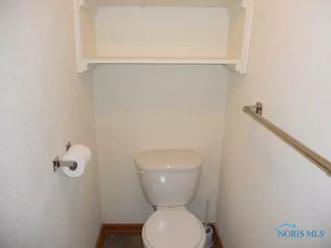 519 E High St, Bryan, OH 43506 photo 7