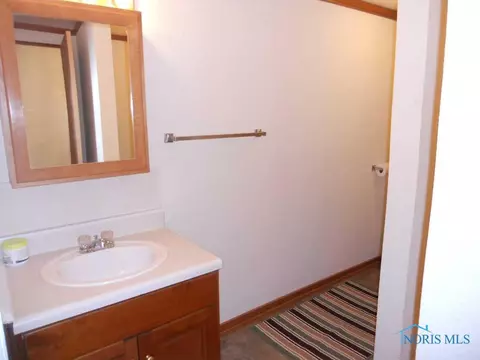 519 E High St, Bryan, OH 43506 photo 8