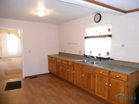 519 E High St, Bryan, OH 43506 photo 2