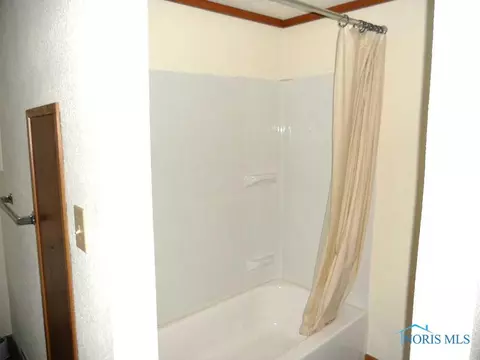 519 E High St, Bryan, OH 43506 photo 6