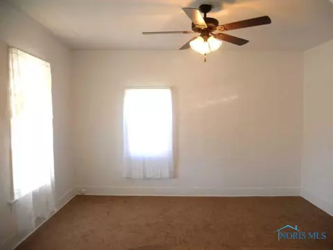 519 E High St, Bryan, OH 43506 photo 5