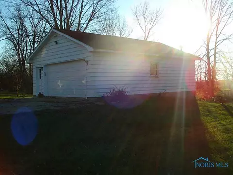 301 Summit St, Malinta, OH 43535 photo 3