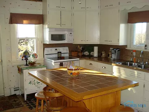301 Summit St, Malinta, OH 43535 photo 12
