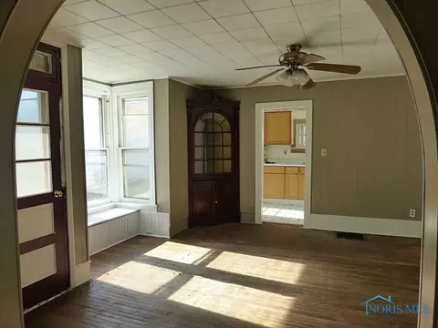 409 N Cherry St, Bryan, OH 43506 photo 6