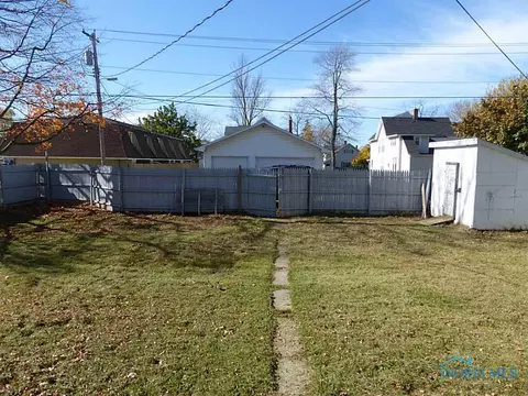 409 N Cherry St, Bryan, OH 43506 photo 3