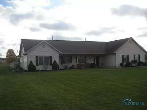 102 Hogan Ln, Bryan, OH 43506 photo 1
