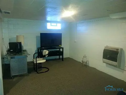 2328 Westmonte Rd, Toledo, OH 43607 photo 12