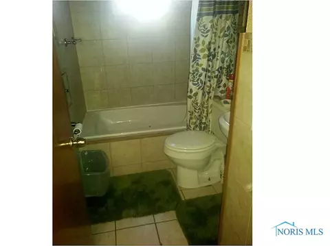 2328 Westmonte Rd, Toledo, OH 43607 photo 6