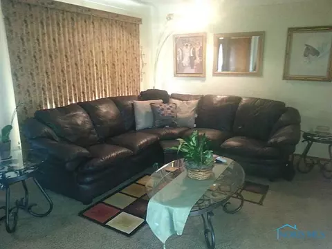 2328 Westmonte Rd, Toledo, OH 43607 photo 2