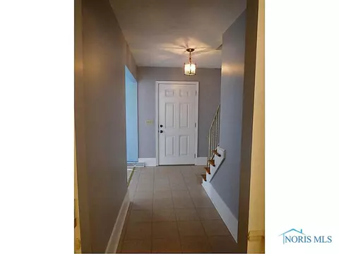 6140 Larchway, Toledo, OH 43613 photo 3