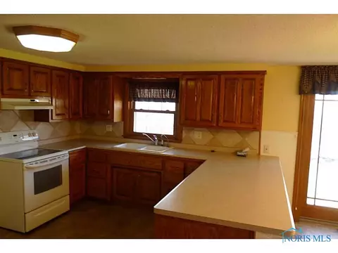 808 Tom Tim Dr, Paulding, OH 45879 photo 2