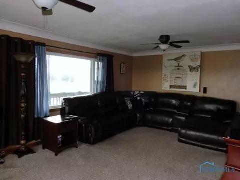 29374 Tracy Rd, Walbridge, OH 43465 photo 3