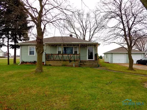 29374 Tracy Rd, Walbridge, OH 43465 photo 1