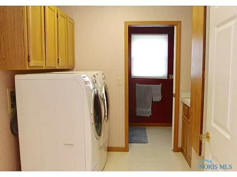 307 E Main St, Oak Harbor, OH 43449 photo 18