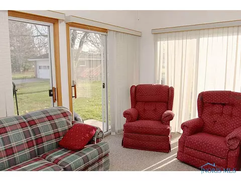 307 E Main St, Oak Harbor, OH 43449 photo 19