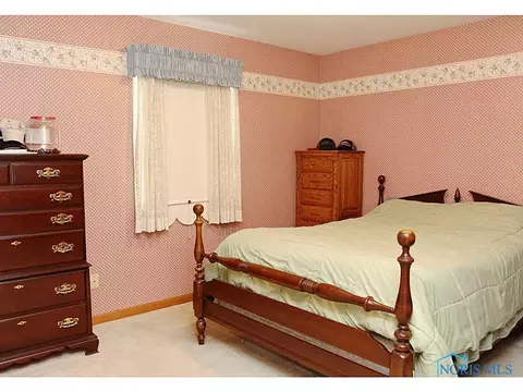307 E Main St, Oak Harbor, OH 43449 photo 14