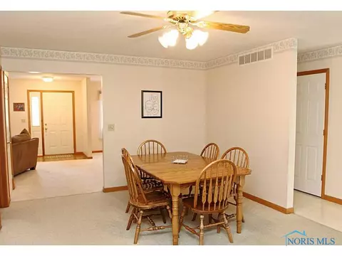 307 E Main St, Oak Harbor, OH 43449 photo 9
