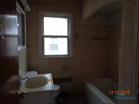 915 Independence Rd, Toledo, OH 43607 photo 8