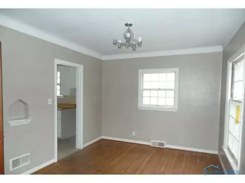 2058 Perth St, Toledo, OH 43607 photo 5