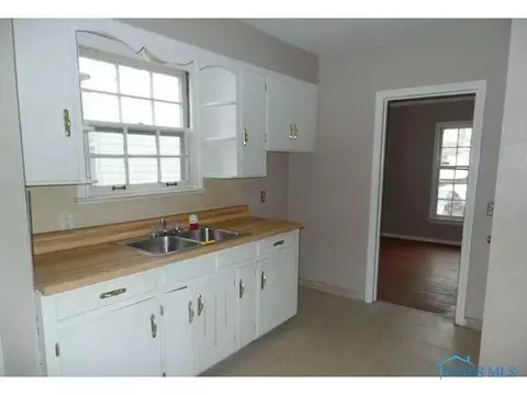 2058 Perth St, Toledo, OH 43607 photo 4