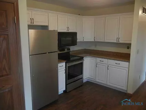 219 Illinois Dr, Bryan, OH 43506 photo 8