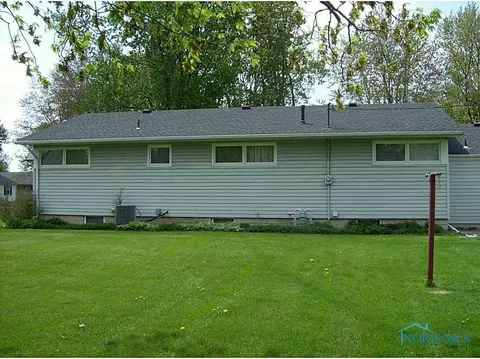 613 Third St, Hamler, OH 43524 photo 4