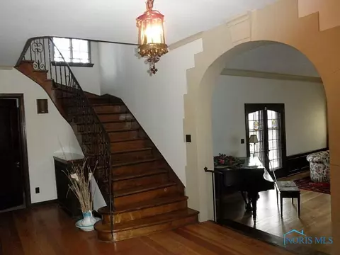1906 Potomac Dr, Toledo, OH 43607 photo 3