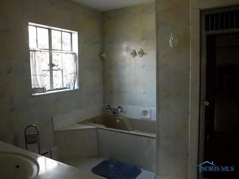 1906 Potomac Dr, Toledo, OH 43607 photo 14