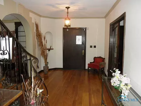 1906 Potomac Dr, Toledo, OH 43607 photo 2