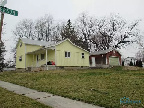 332 E Front St, Napoleon, OH 43545 photo 2
