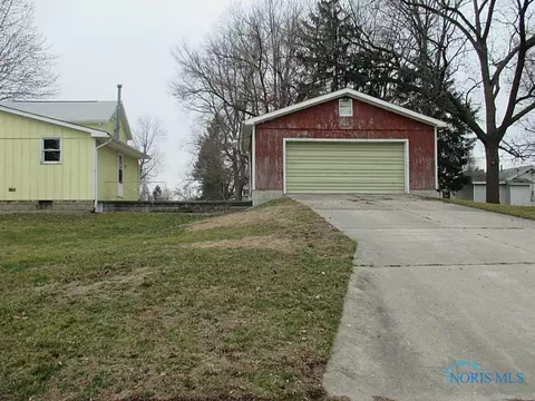 332 E Front St, Napoleon, OH 43545 photo 3