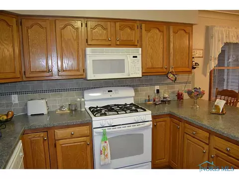 6310 E Winding Way, Swanton, OH 43558 photo 12