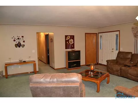 6310 E Winding Way, Swanton, OH 43558 photo 9