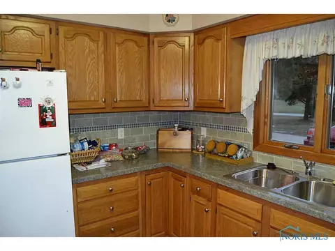 6310 E Winding Way, Swanton, OH 43558 photo 11