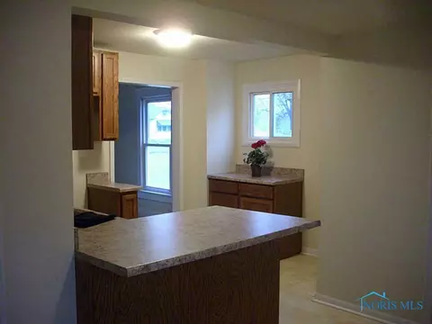 624 S Main St, Bryan, OH 43506 photo 3