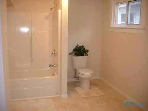 624 S Main St, Bryan, OH 43506 photo 6