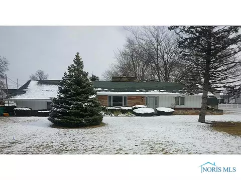 28290 E Broadway St, Walbridge, OH 43465 photo 1