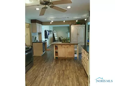 208 Illinois Dr, Bryan, OH 43506 photo 10