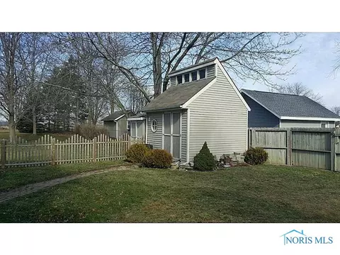208 Illinois Dr, Bryan, OH 43506 photo 4